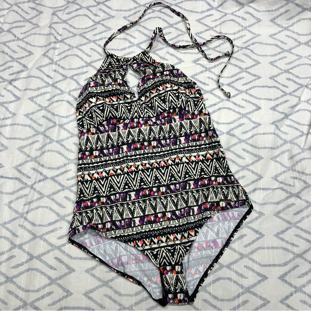 NEW Lascana 12 one piece swimsuit geo tribal print halter keyhole cutout black